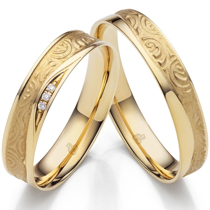 Tolles Ringpaar aus Gold mit Struktur