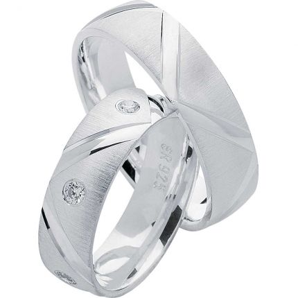 Breites Ringpaar aus quermattiertem Silber, mit poliertem, gezacktem Muster und wahlweise 3 Zirkonia