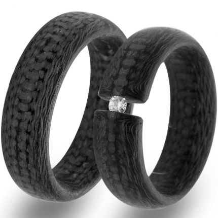 7 mm breite Hochzeitsringe aus Carbon mit Zirkonia