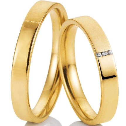 Ringpaar aus Gold mit halb mattierter halb polierter Oberfläche