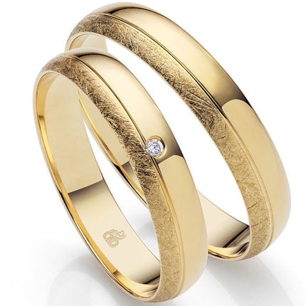 4,0 mm breites Ringpaar aus Gold mit wahlweise Brillant