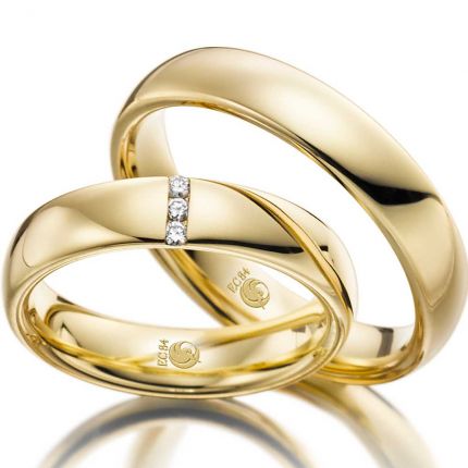 Polierte Ringe aus Gelbgold wahlweise mit 3 Brillanten