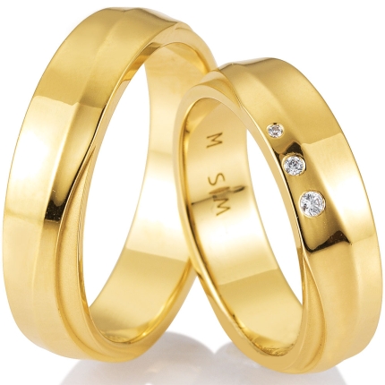 Besondere Ringe aus Gold mit wellenförmigem Profil