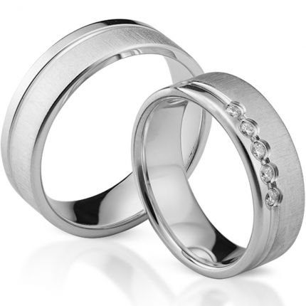 Ringe aus Silber mit strichmatter und polierter Oberfläche, wahlweise mit 5 Zirkonia
