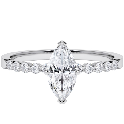 Verlobungsring aus Platin mit Diamant im Marquiseschliff zwischen 10 Brillanten gefasst