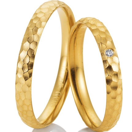 Schmales Ringpaar aus Gold in kugelfräsermatter Optik